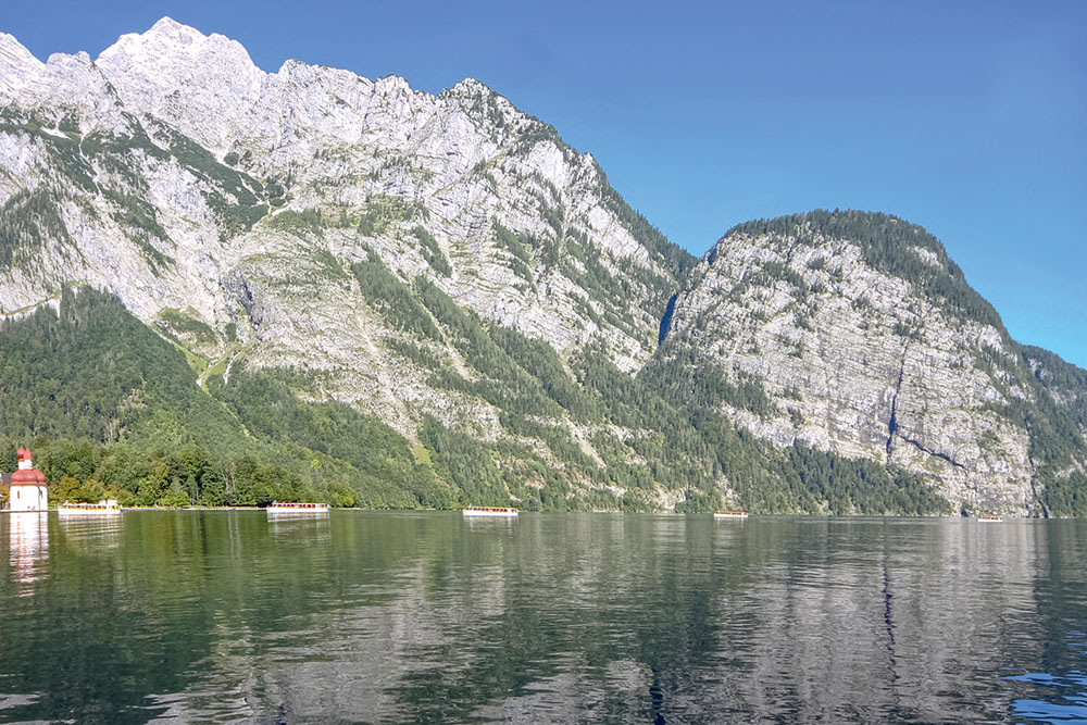 Comparison photo - Königssee with navigation and peninsula St. Bartholomä