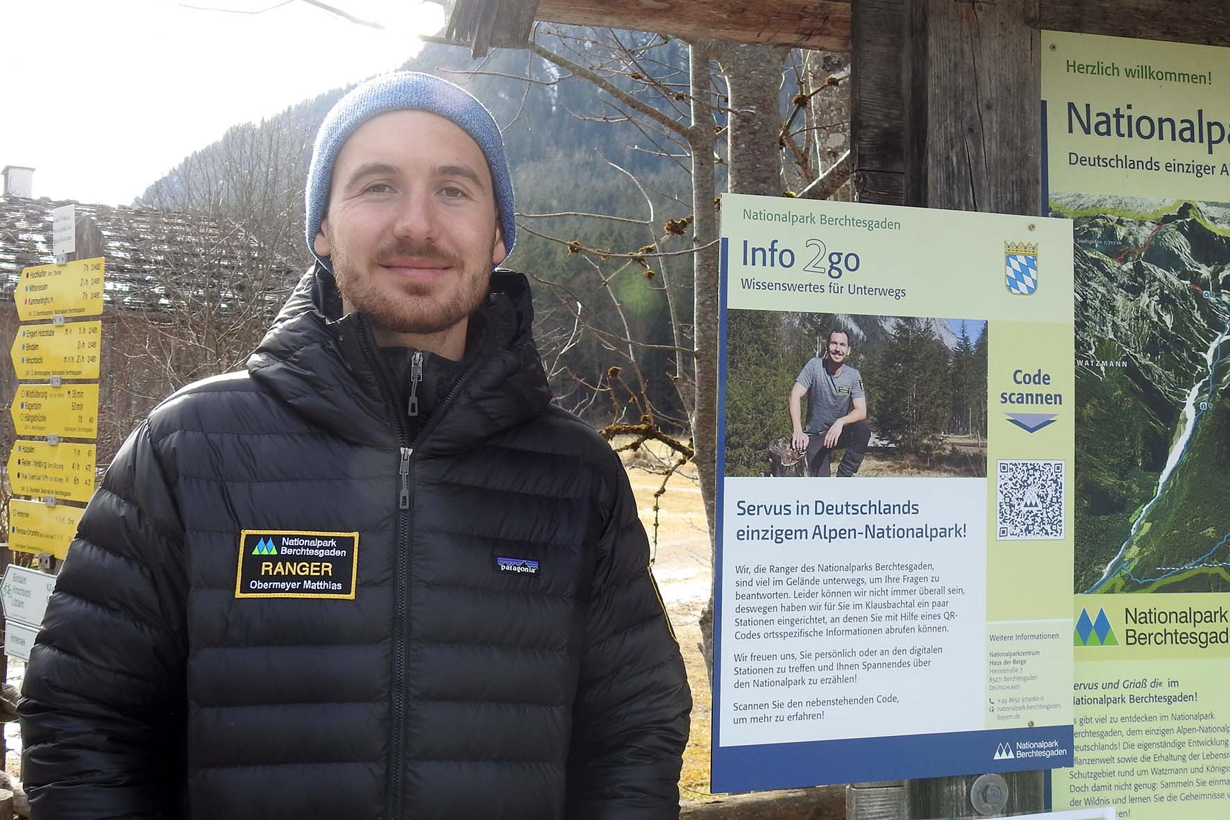 Pressebild: An insgesamt elf Stationen informieren die Ranger des Nationalparks Berchtesgaden über Wissenswertes und Aktuelles aus dem Schutzgebiet – digital und über QR-Codes. Die „Info2go“ für alle Besucher mit Smartphone gibt es ab sofort am Königssee sowie im Klausbachtal.