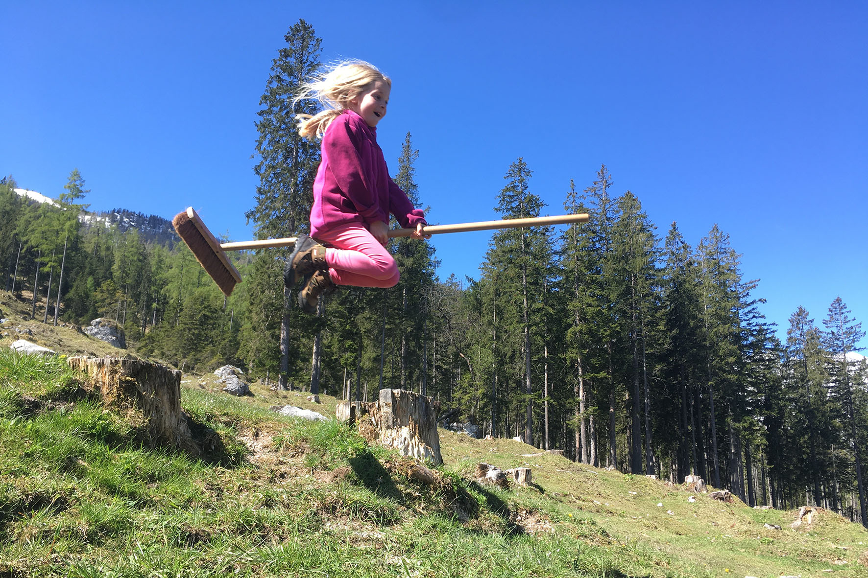 Pressebild: Am Mittwoch, den 4. August, startet das kostenfreie Ferienprogramm des Nationalparks Berchtesgaden. Anmeldungen sind ab sofort möglich.