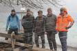 Daniel Müller, stellvertretender Nationalparkleiter (r.) und Funktionalförster Christian Heyer (l.) informierten den Vorstand der Kreisgruppe Berchtesgadener Land des Bayerischen Jagdverbandes, Hans Berger (2.v.r.) sowie seine Stellvertreter Werner Schmölzl (Mitte) und Max Neudecker (2.v.l.) über das laufende Projekt zur Besenderung von Rotwild im Nationalpark. Nicht im Bild: Alfons Leitenbacher, Behördenleiter im Amt für Ernährung, Landwirtschaft und Forsten in Traunstein.