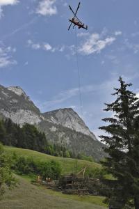 Hubschraubereinsatz zur Aufarbeitung von Sturmholz am Hintersee