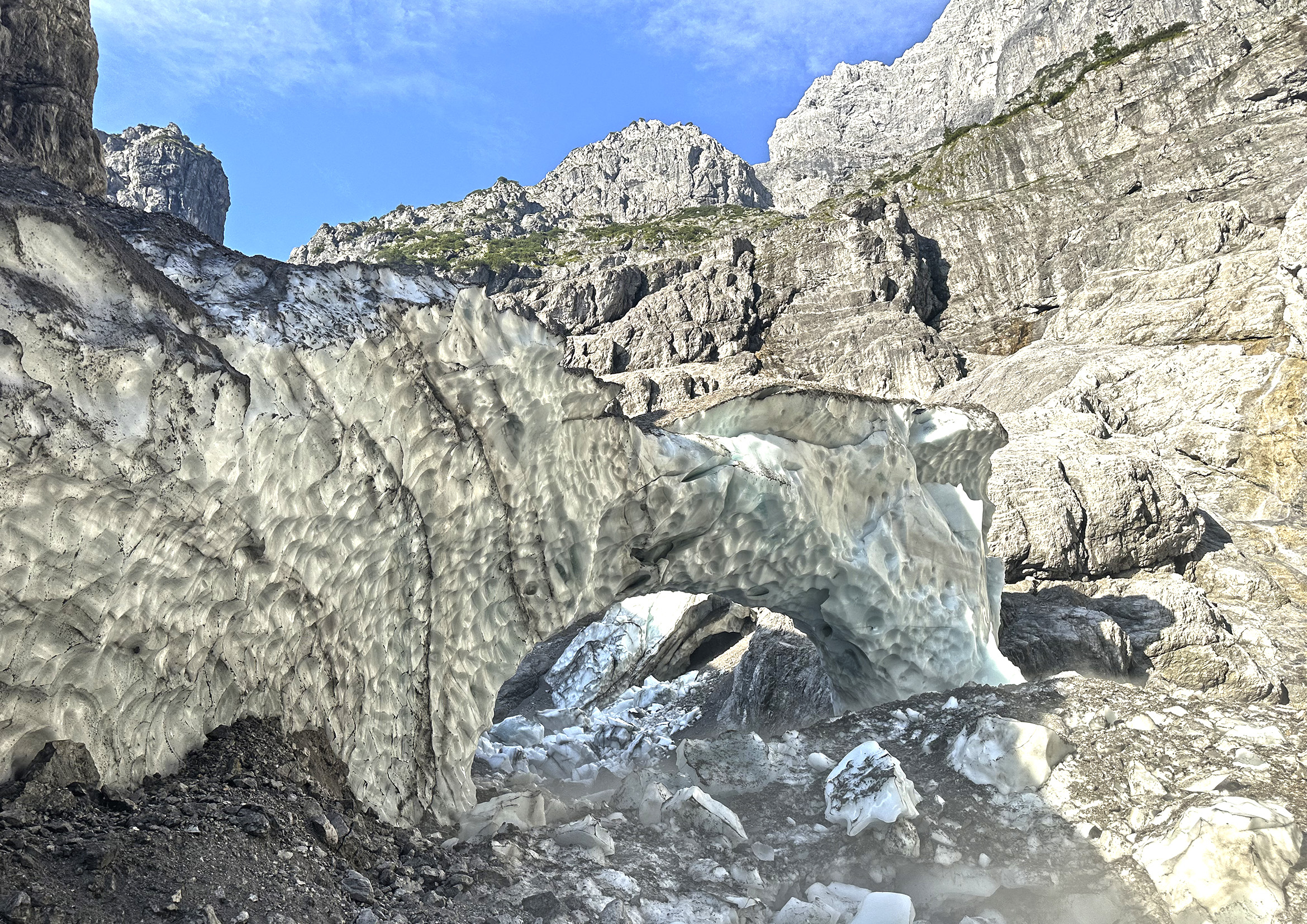 Pressebild: Eiskapelle eingestürzt