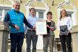 Nationalparkleiter Dr. Roland Baier (l.) und Nationalpark-Umweltmanagerin Ragna Schnurer (2.v.r.) freuen sich über die erfolgreiche EMAS-Validierung durch das unabhängige Umweltgutachterbüro "OmniCert", vertreten durch Auditor Thorsten Grantner (2.v.l.) und Prokuristin Marei Grantner (r.).