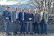 Anlässlich der 54. Beiratssitzung des Nationalparks Berchtesgaden verabschiedeten Bayerns Umweltminister Thorsten Glauber (3.v.r.) und Nationalparkleiter Dr. Roland Baier (3.v.l.) einige langjährige Mitglieder des Gremiums, darunter den scheidenden Landrat Bernhard Kern (2.v.l.) sowie Hannes Rasp, Bürgermeister von Schönau am Königssee (r.). Neu im Gremium ist der designierte Bürgermeister der Nationalparkgemeinde Ramsau, Richard Graßl (l.). Auch im Bild: Dr. Bartl Wimmer (2.v.r.), Vorsitzender Bergerlebnis Berchtesgaden.