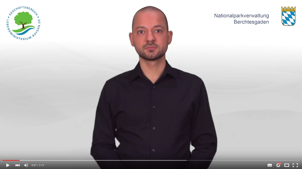 The video explains the contents of the website, i.e. the topics and tasks of the Berchtesgaden National Park. There is a play button on the image to activate the video